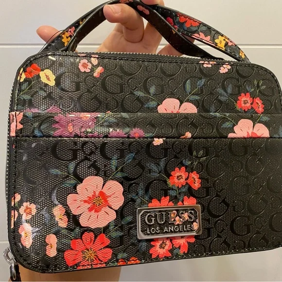 Guess Camera Bag - Picture 2 of 3